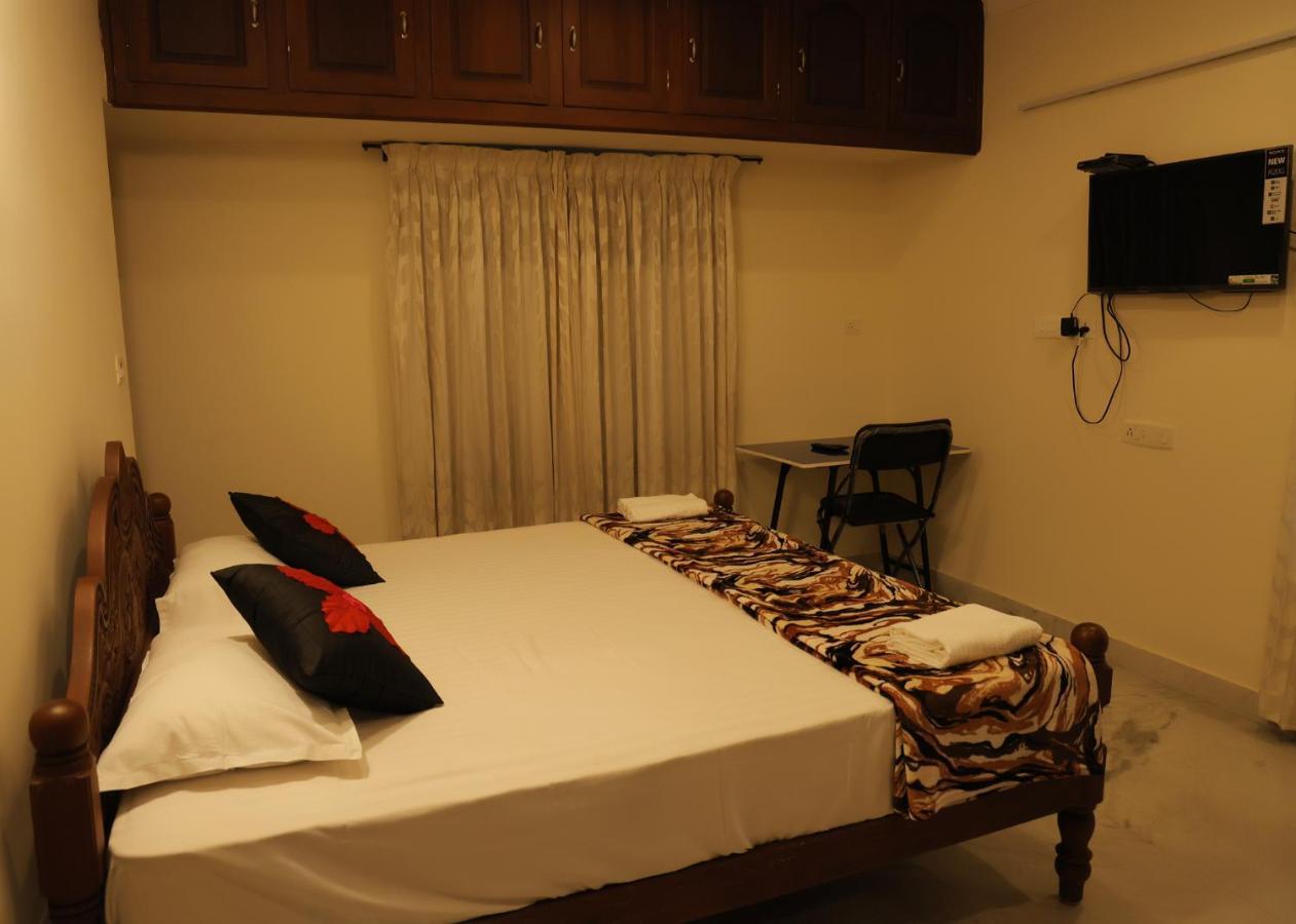 Malpans Mansion Hotel Nedumbassery Eksteriør billede